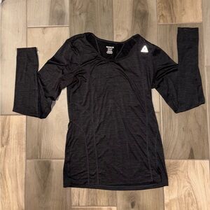 Reebok Women’s long sleeve Size Small workout Shirt- Fresh like new !